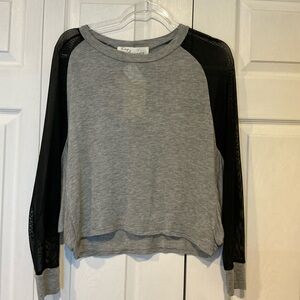🐸🐸🐸 NWT Vintage Havana Gray and Black Long Sleeve Top / Shirt - Size Small